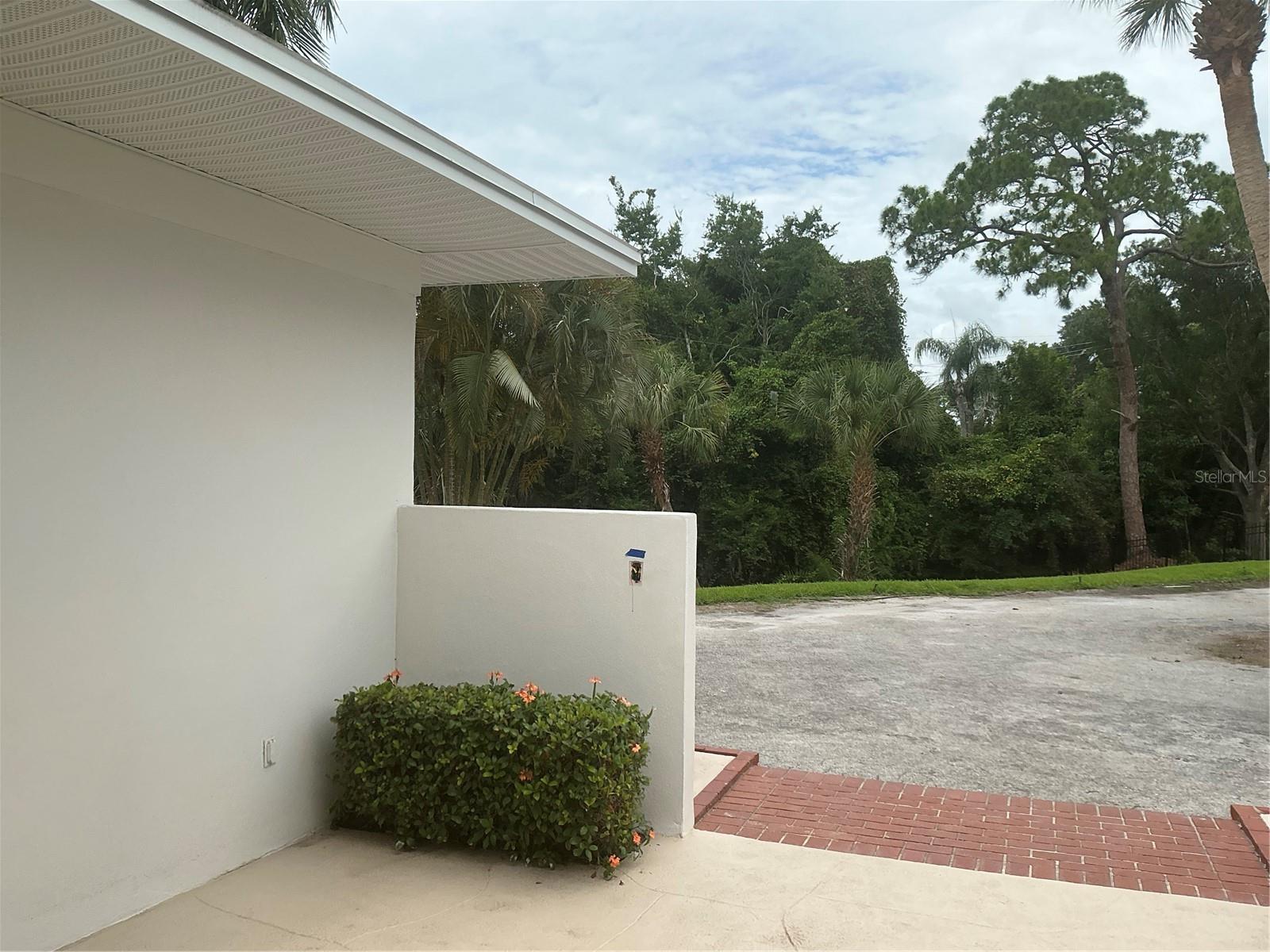 Photo 7 of 502 MAGELLAN DR