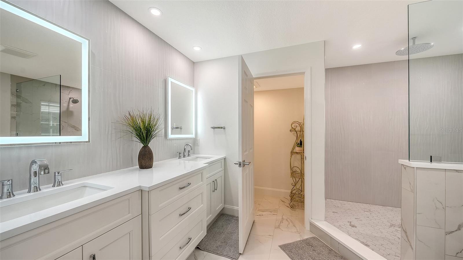 Photo 7 of 3460 WINDING OAKS DR #38
