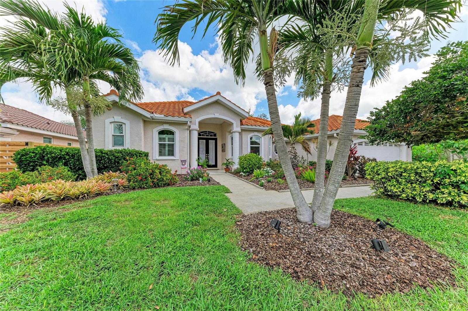 Photo of 4471 MCINTOSH LAKE AVE