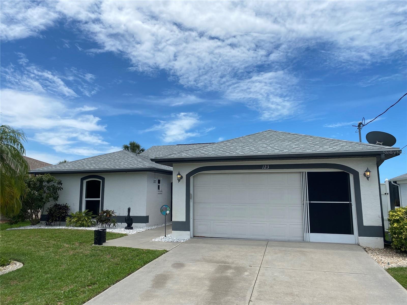 Photo of 123 KINGS DR