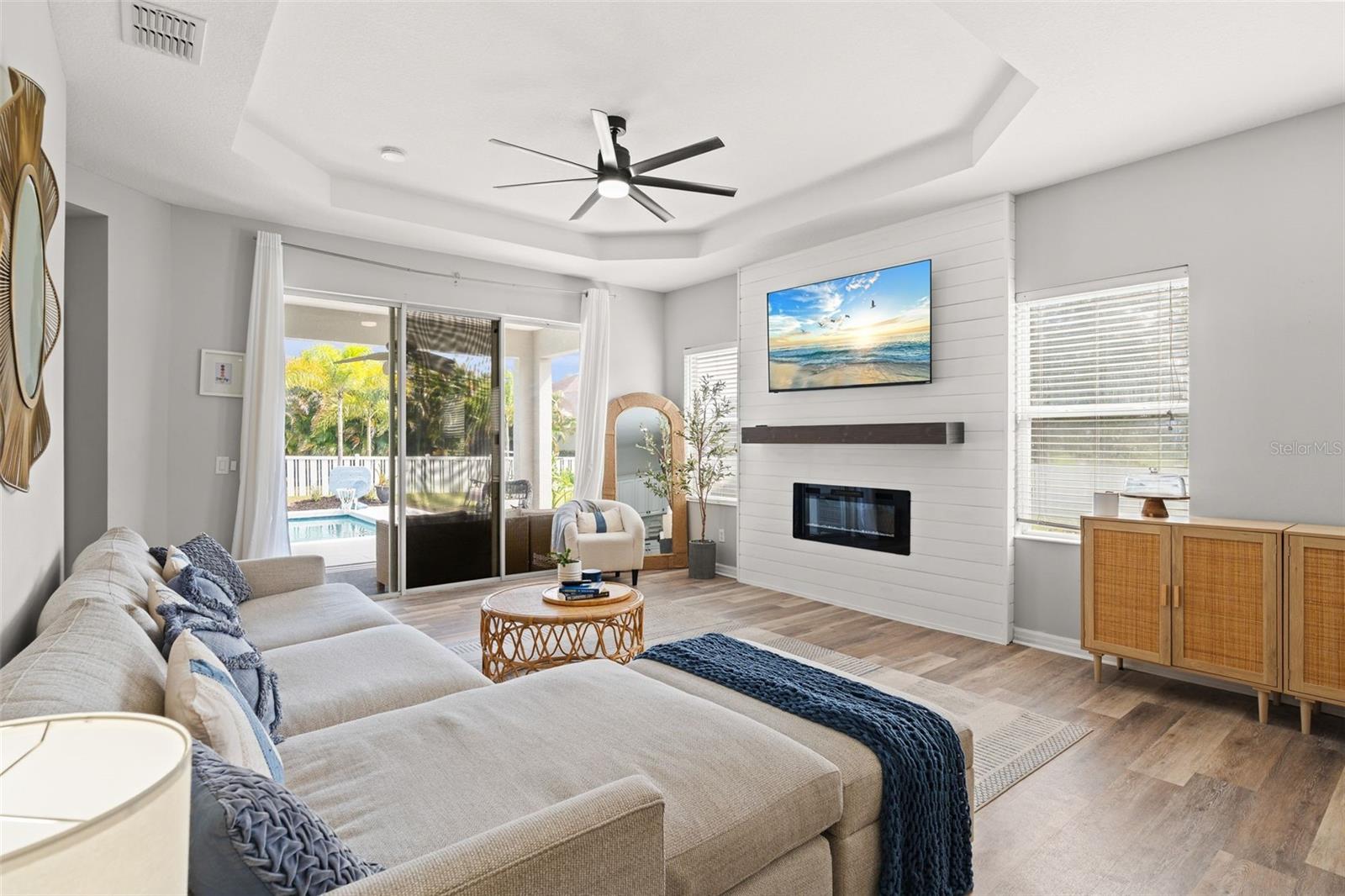 Photo 6 of 4946 NEWPORT NEWS CIR
