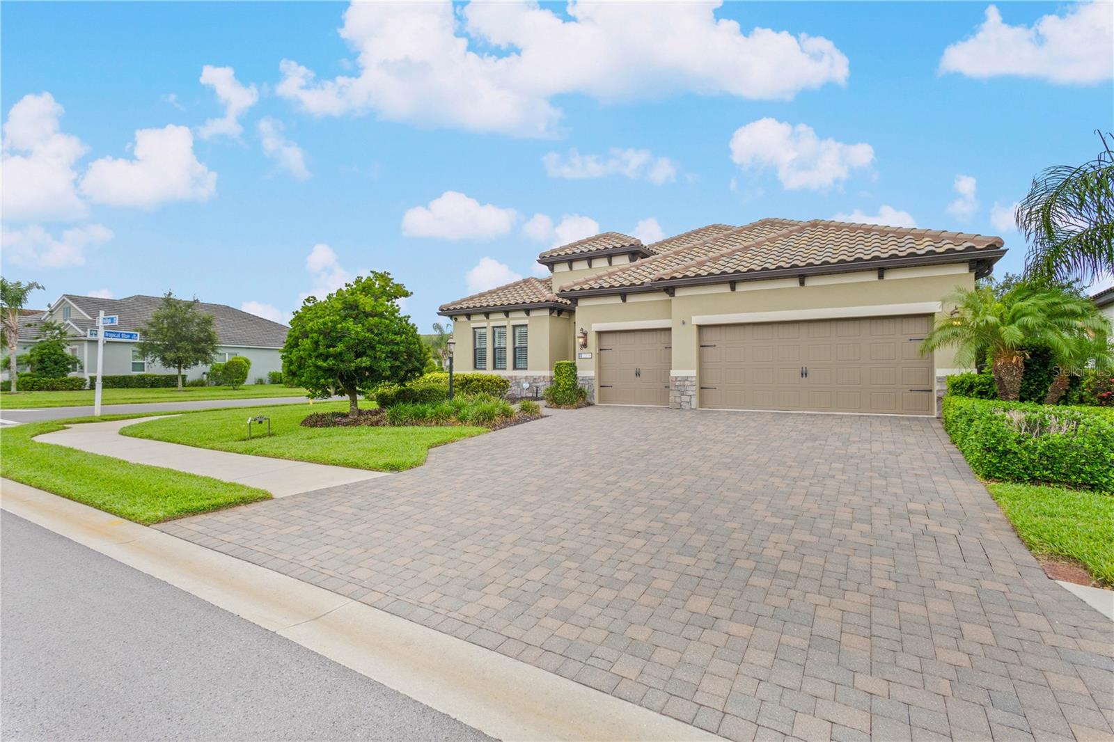 Photo 4 of 13208 INDIGO WAY