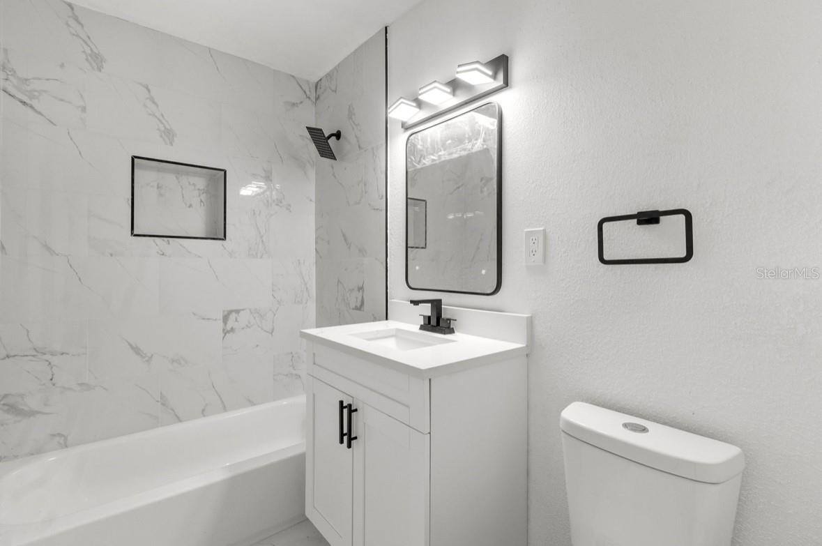Photo 7 of 2352 EDNOR ST