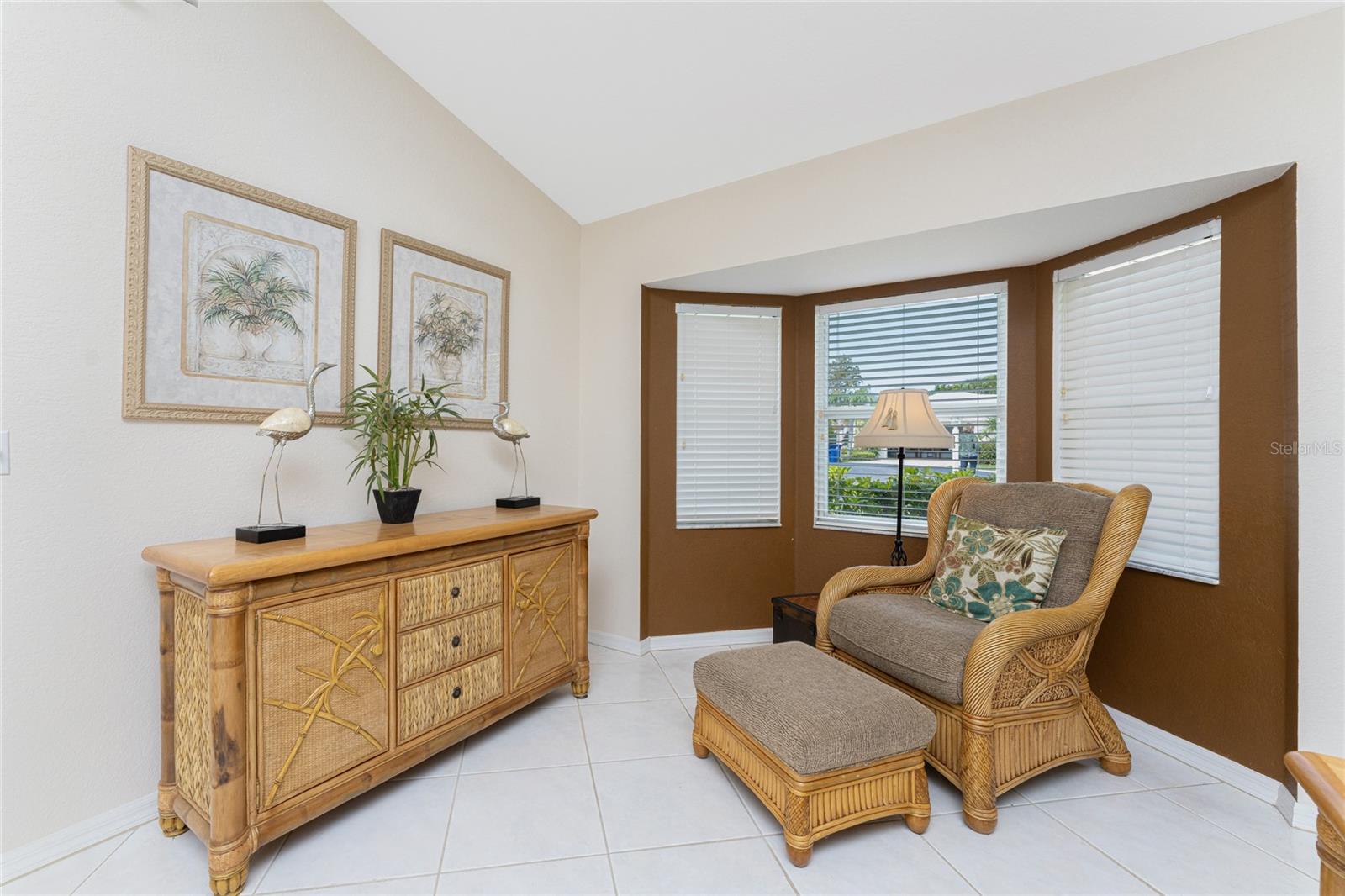 Photo 5 of 417 ISLAMORADA BLVD