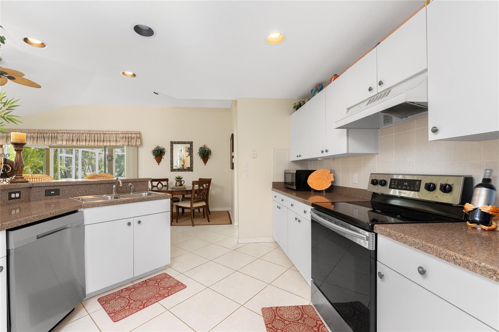 Photo 6 of 417 ISLAMORADA BLVD