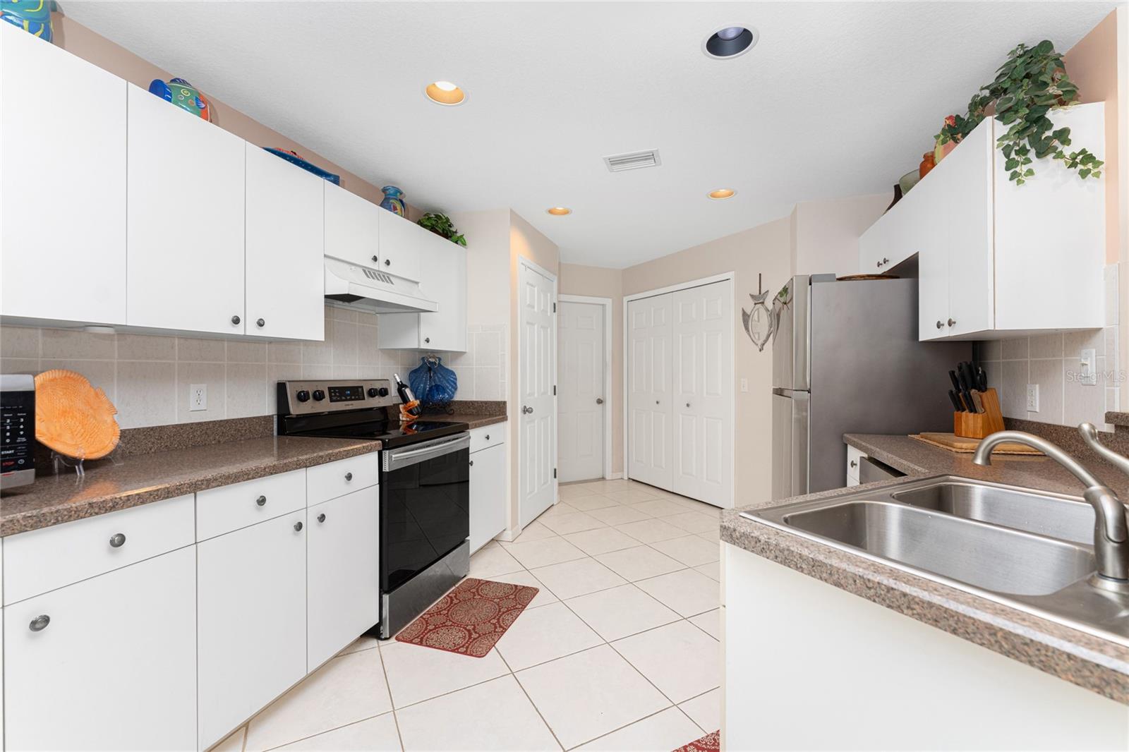 Photo 7 of 417 ISLAMORADA BLVD