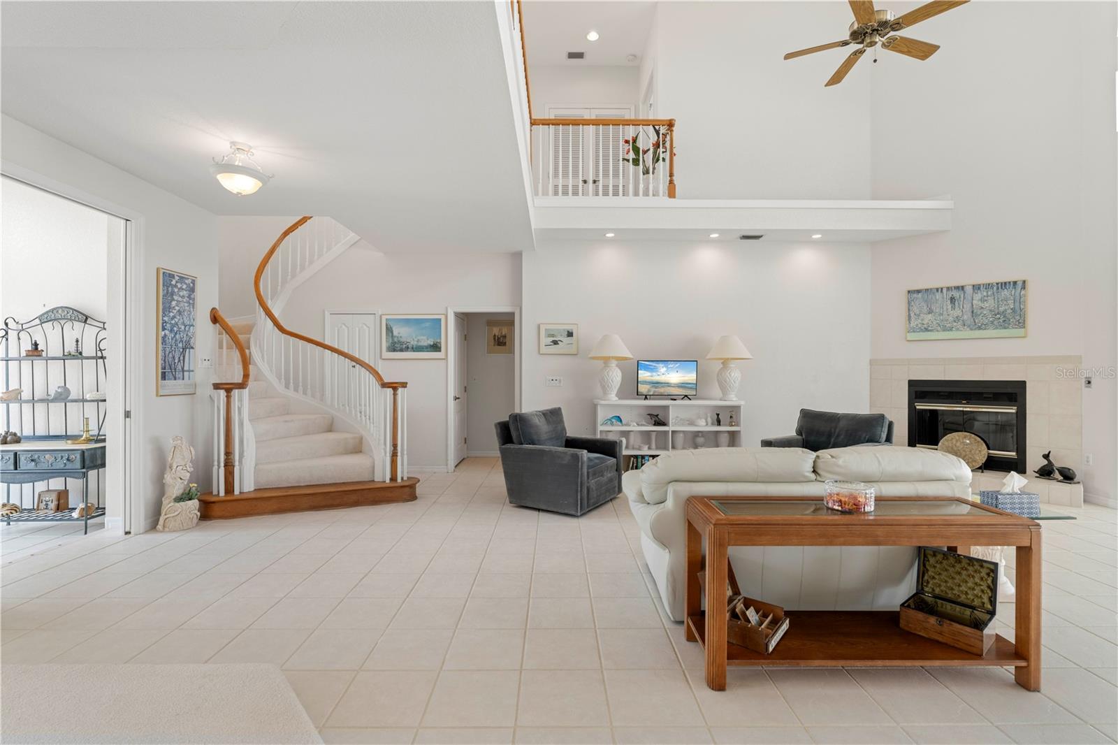 Photo 5 of 1060 SAN MATEO DR