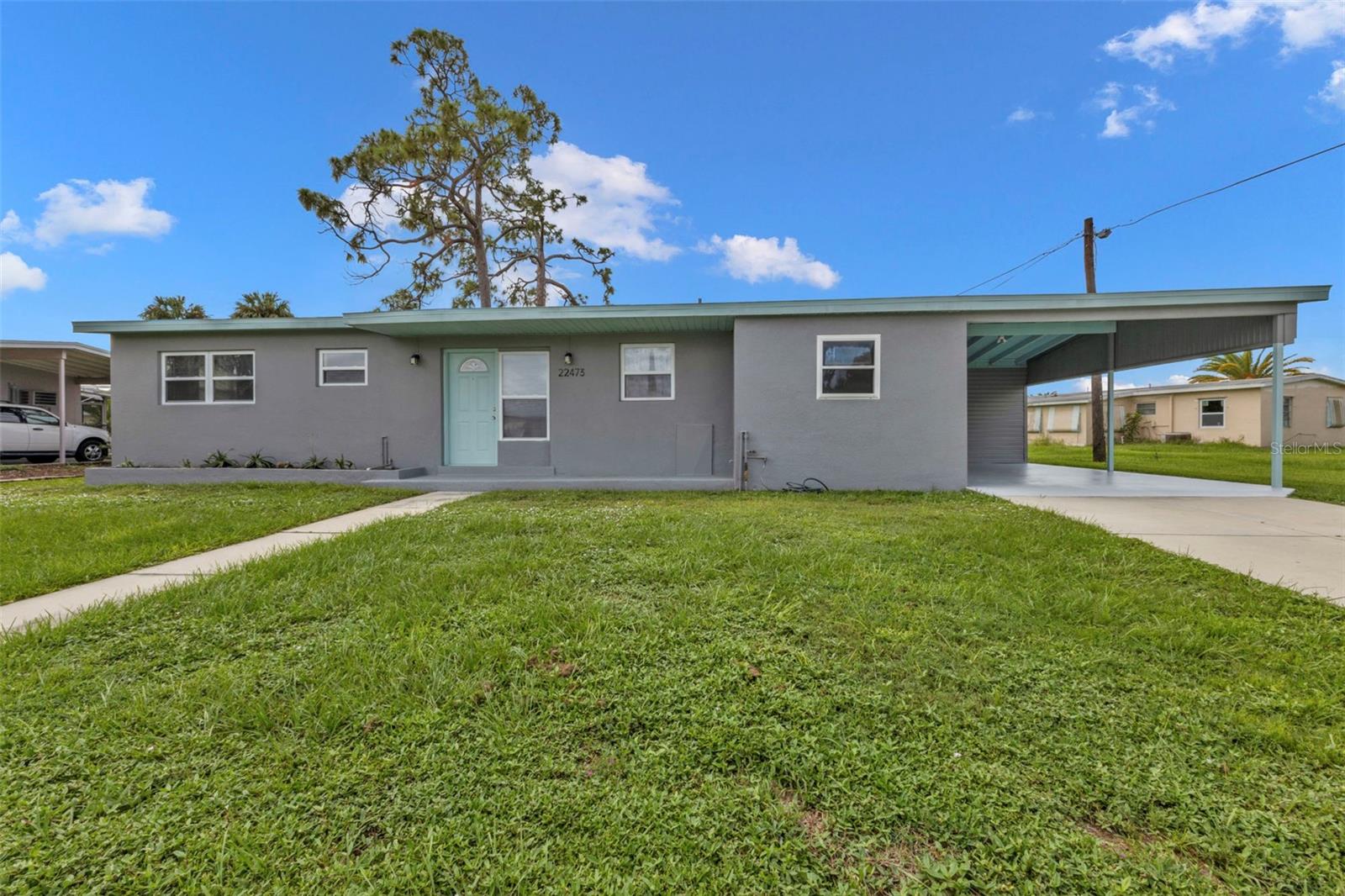 Photo 3 of 22473 HERNANDO AVE