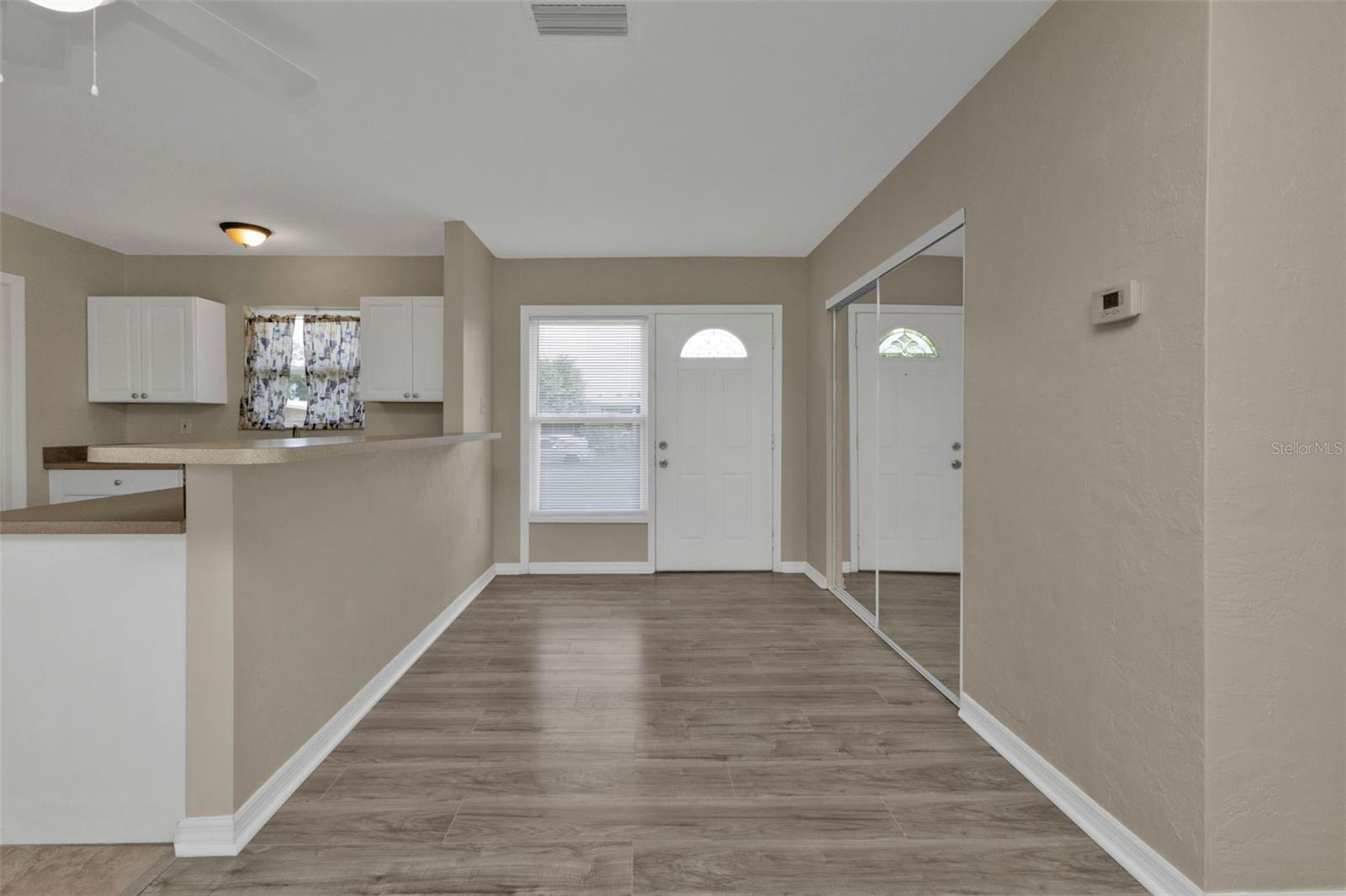 Photo 5 of 22473 HERNANDO AVE
