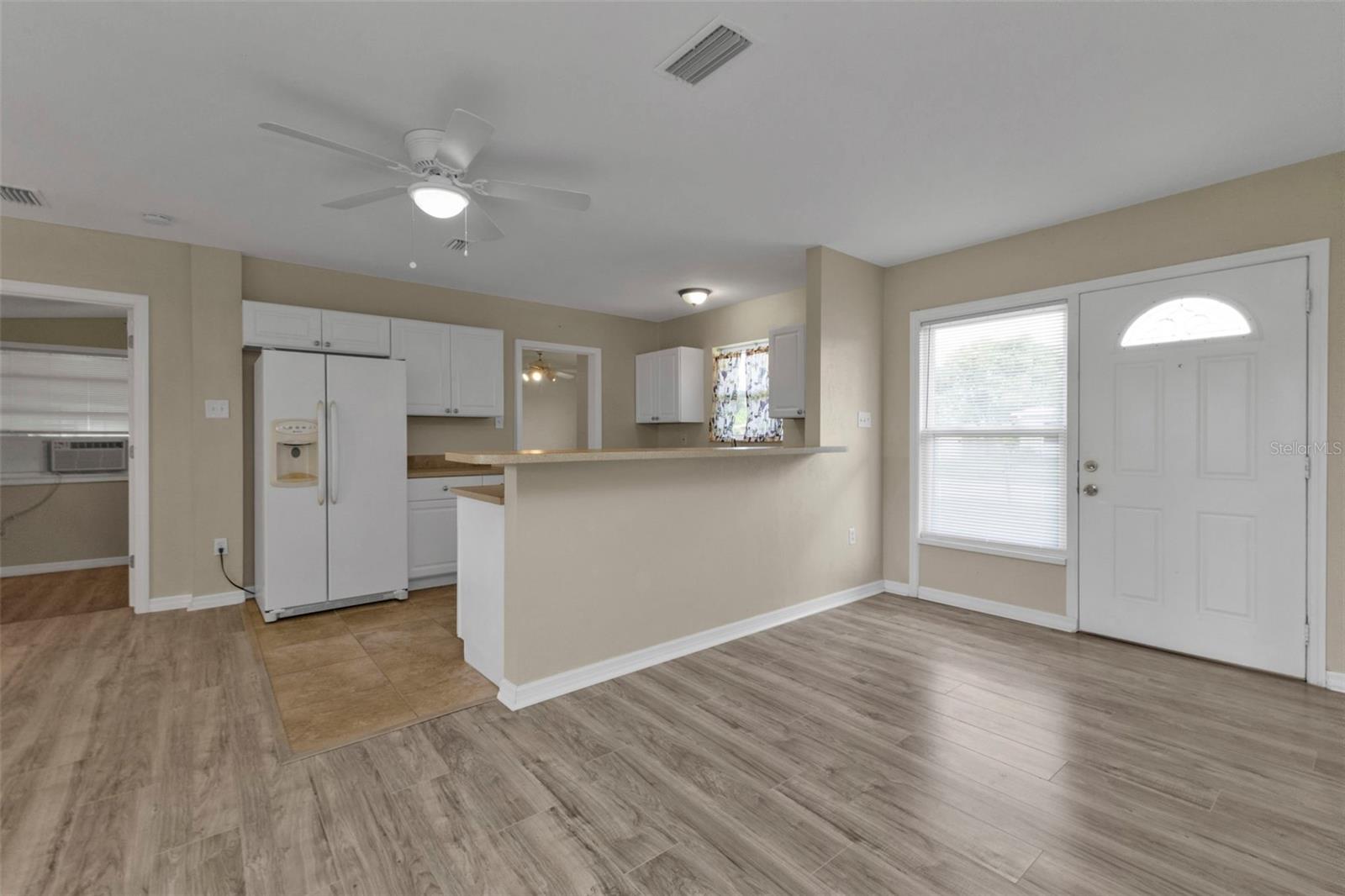 Photo 6 of 22473 HERNANDO AVE