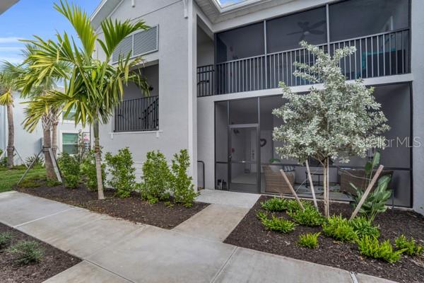 Photo 2 of 14214 HERITAGE LANDING BLVD #821