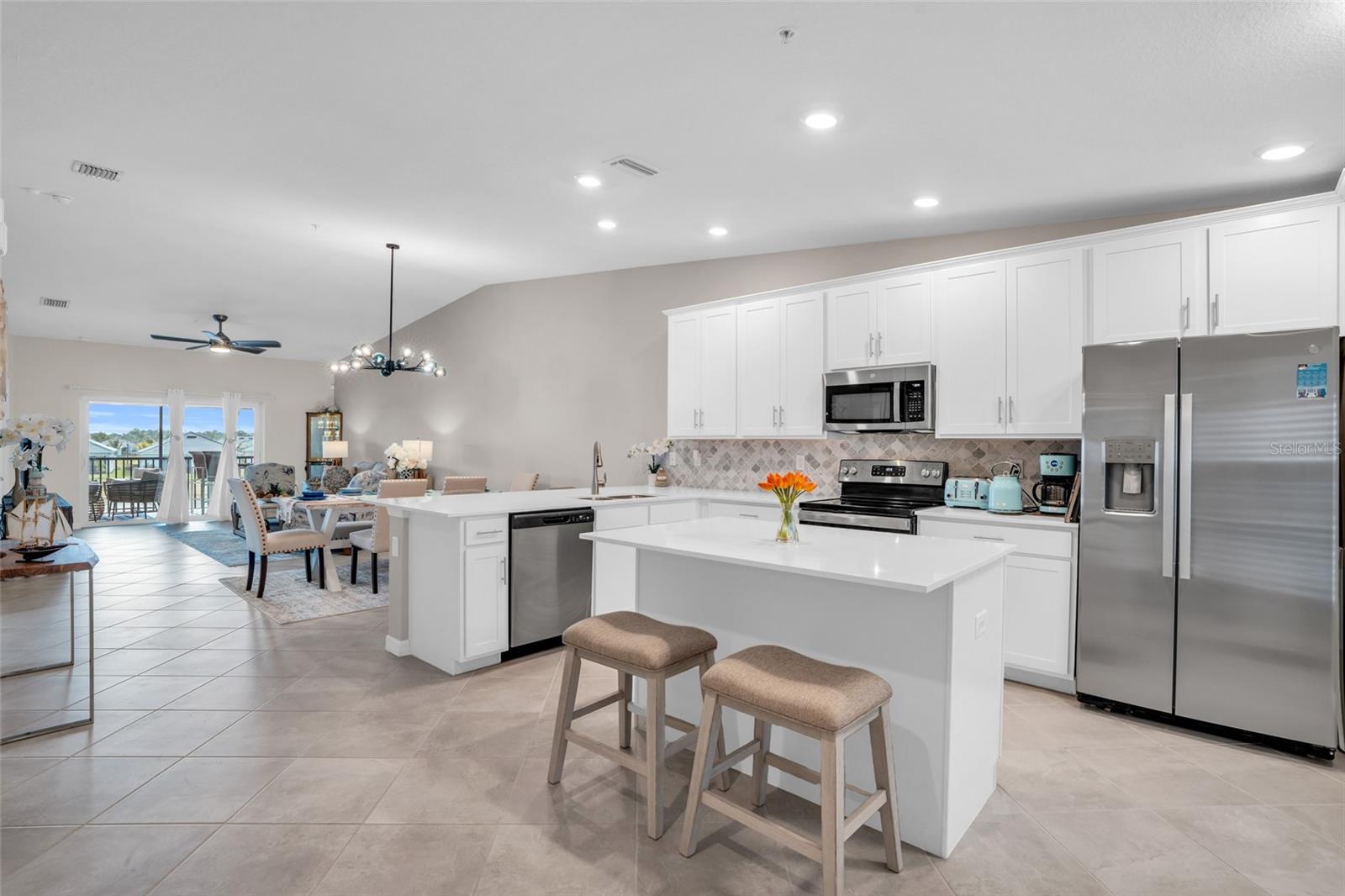 Photo 6 of 14214 HERITAGE LANDING BLVD #821