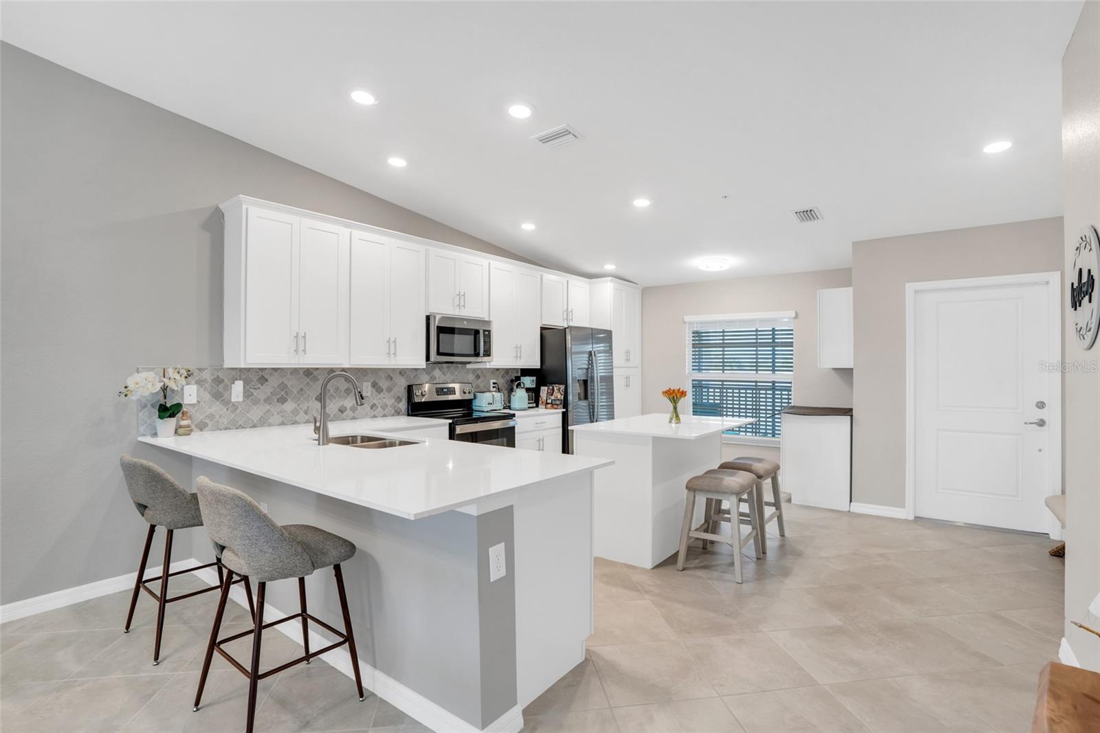 Photo 7 of 14214 HERITAGE LANDING BLVD #821
