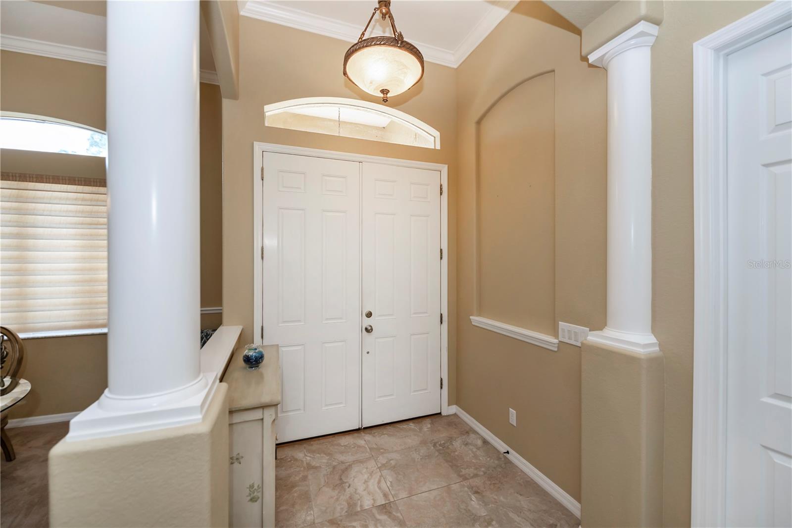 Photo 5 of 2490 CHARTWELL AVE