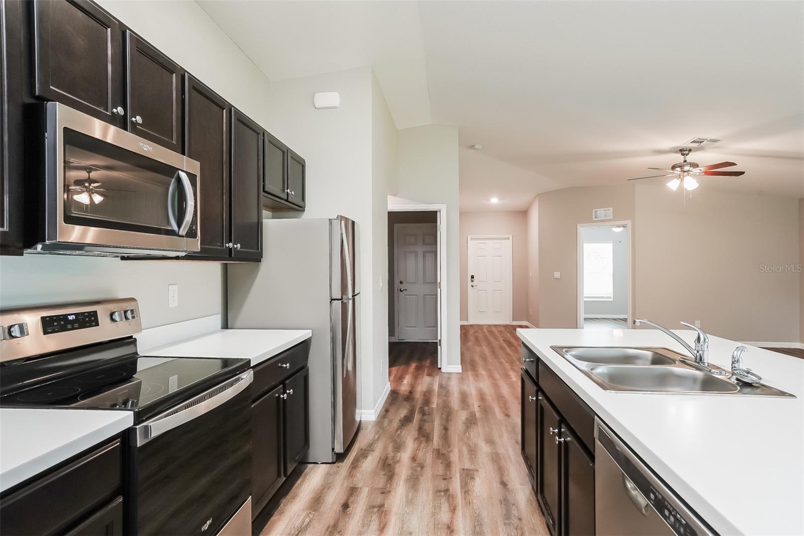Photo 6 of 248 RAVENSWOOD BLVD