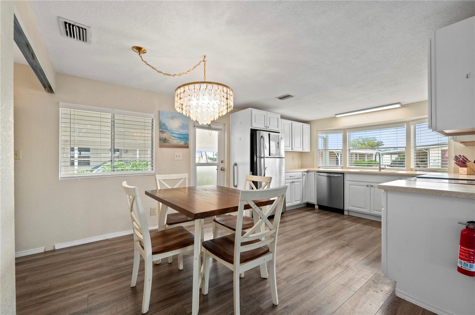 Photo 6 of 1000 KINGS HWY #472