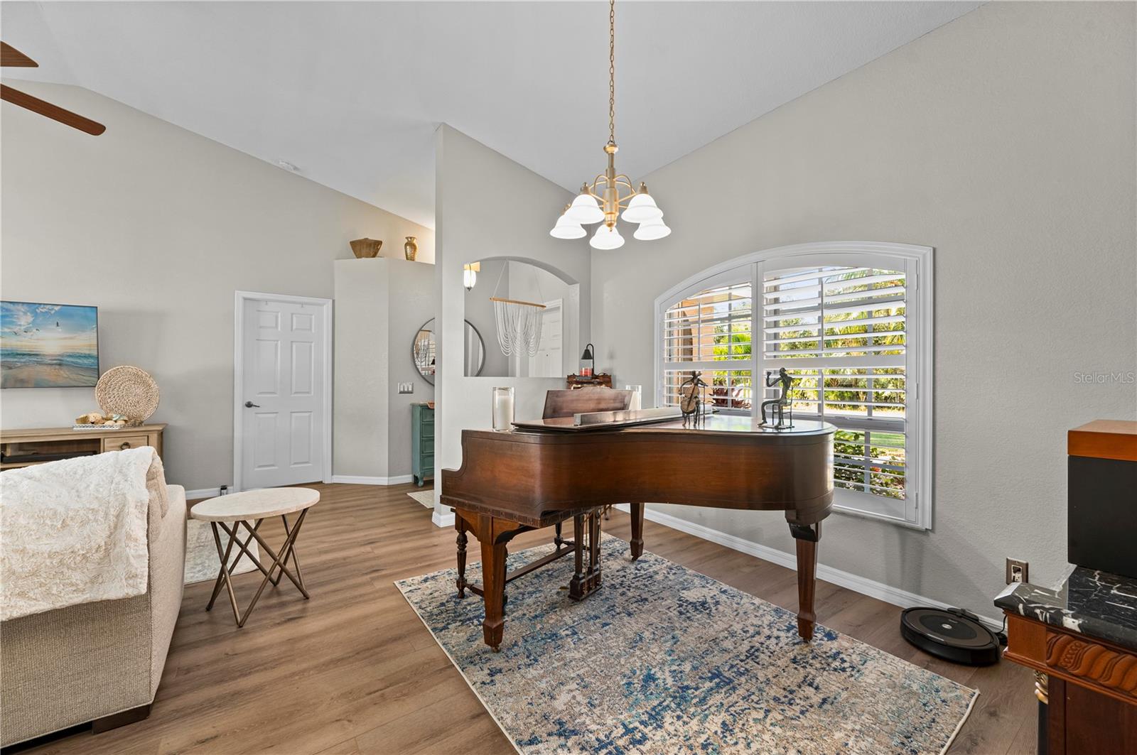 Photo 6 of 86 ZENITH ST