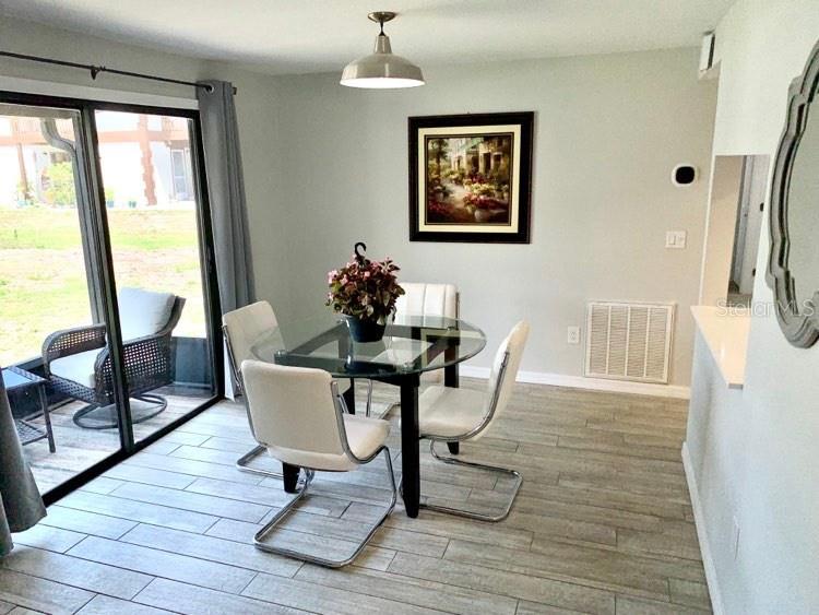 Photo 5 of 4022 BEAVER LN #800A