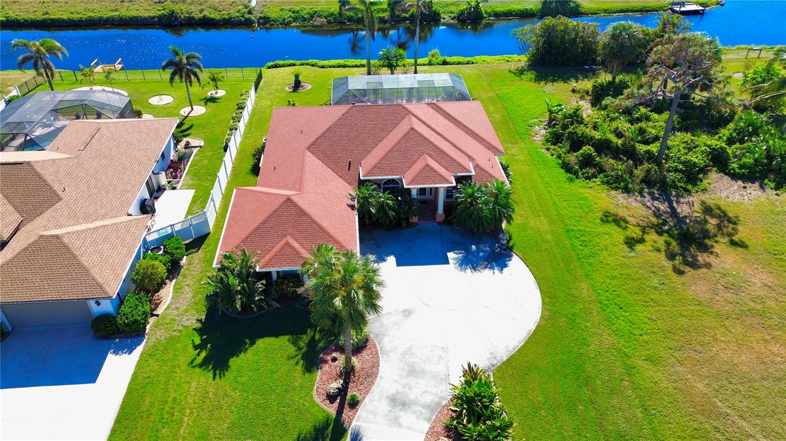 Photo 3 of 484 BOUNDARY BLVD