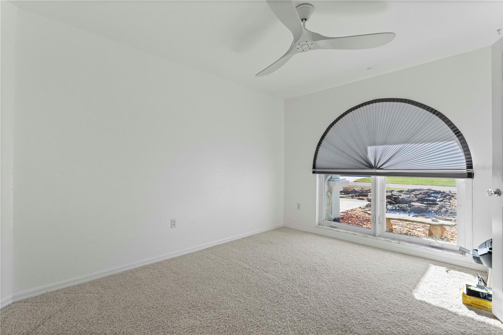 Photo 4 of 25380 VANTAGE LN