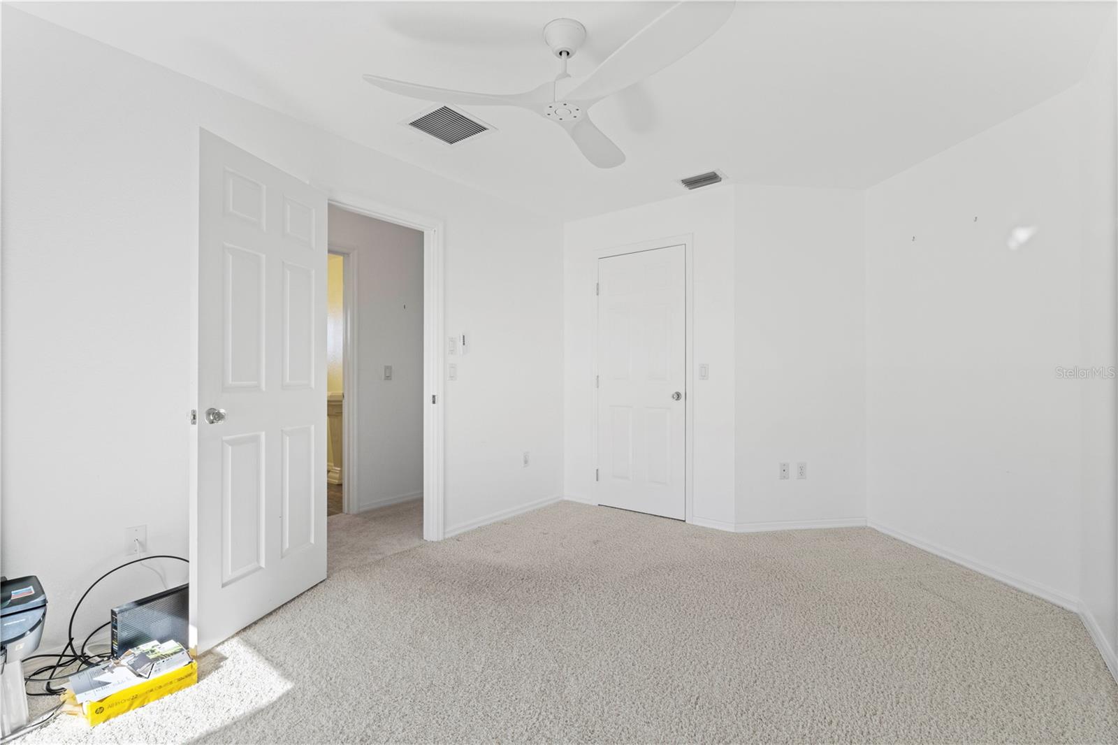 Photo 5 of 25380 VANTAGE LN