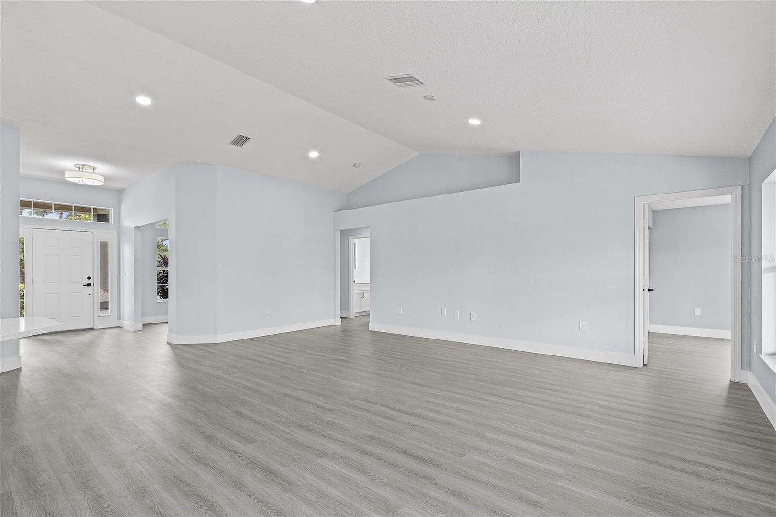 Photo 6 of 3150 DONGOLA ST