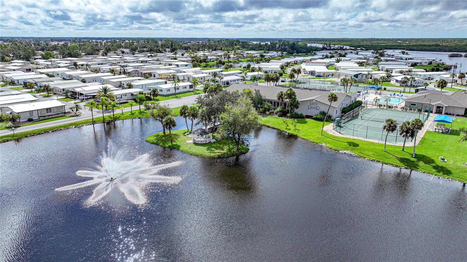 Photo 2 of 225 LAZY RIVER RD