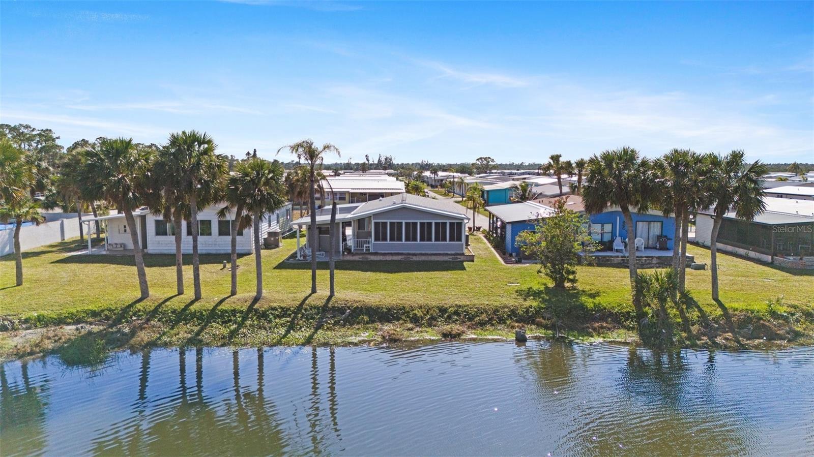 Photo 3 of 225 LAZY RIVER RD