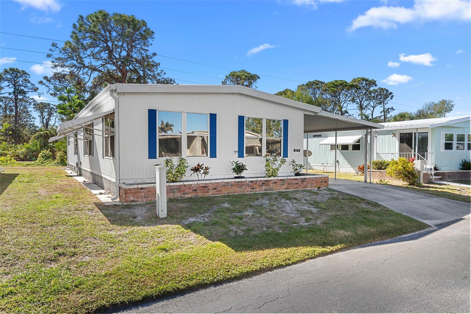 Photo 2 of 177 S FIJI CIR