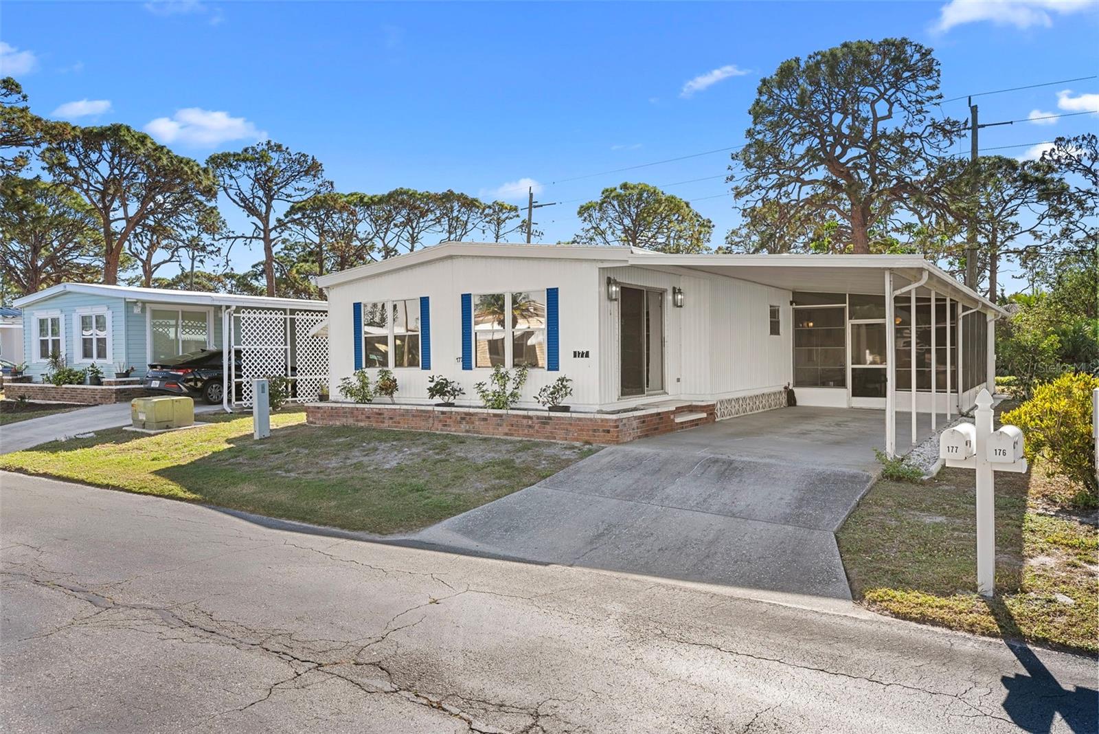 Photo 3 of 177 S FIJI CIR
