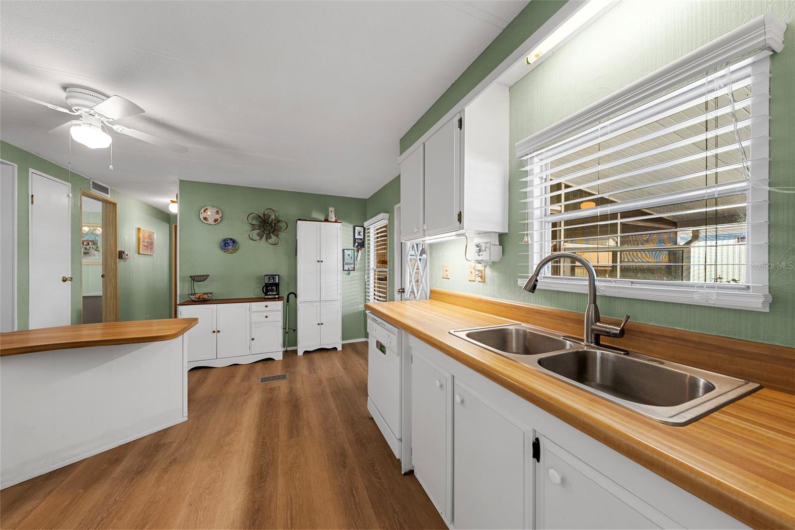 Photo 5 of 177 S FIJI CIR
