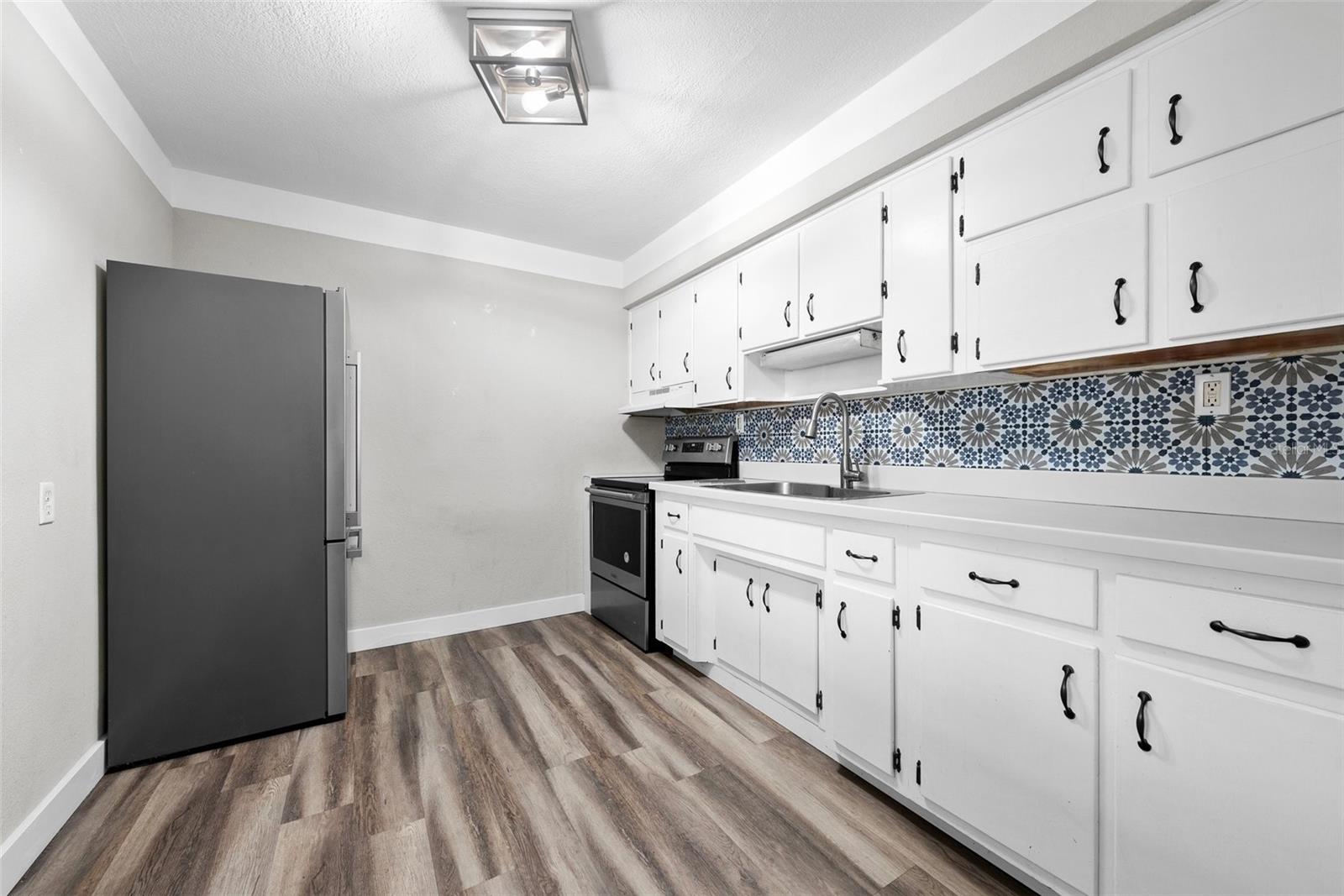 Photo 5 of 30087 ALDER RD