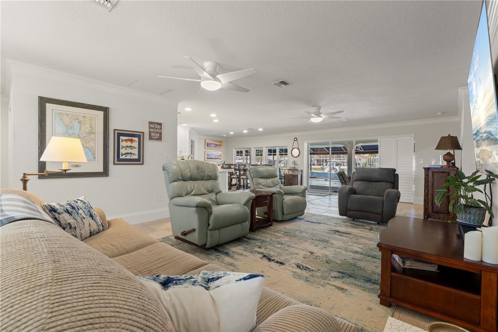 Photo 3 of 2871 CORAL WAY
