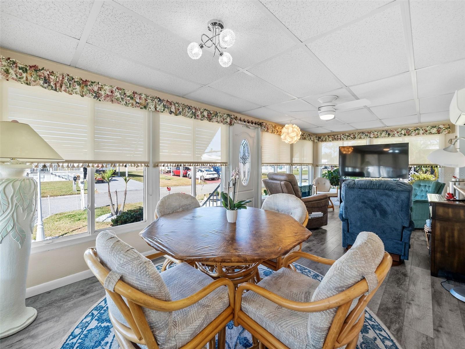 Photo 5 of 136 SEAWARD WAY