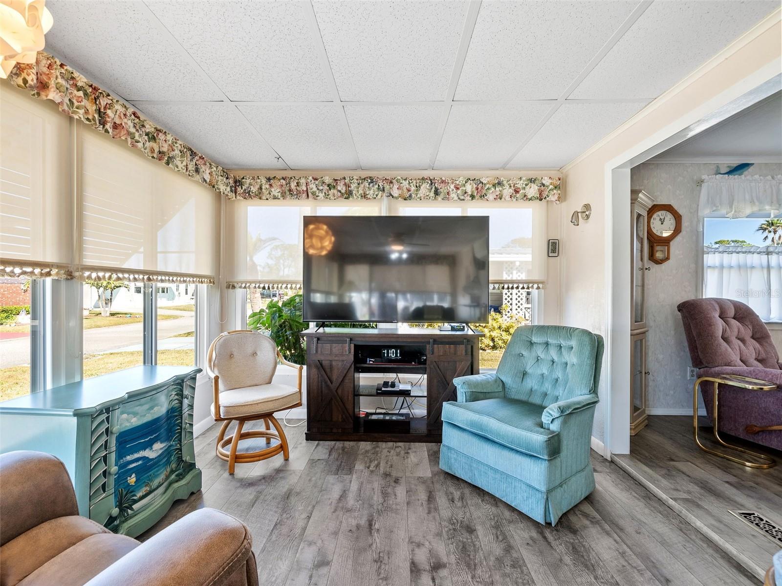 Photo 7 of 136 SEAWARD WAY