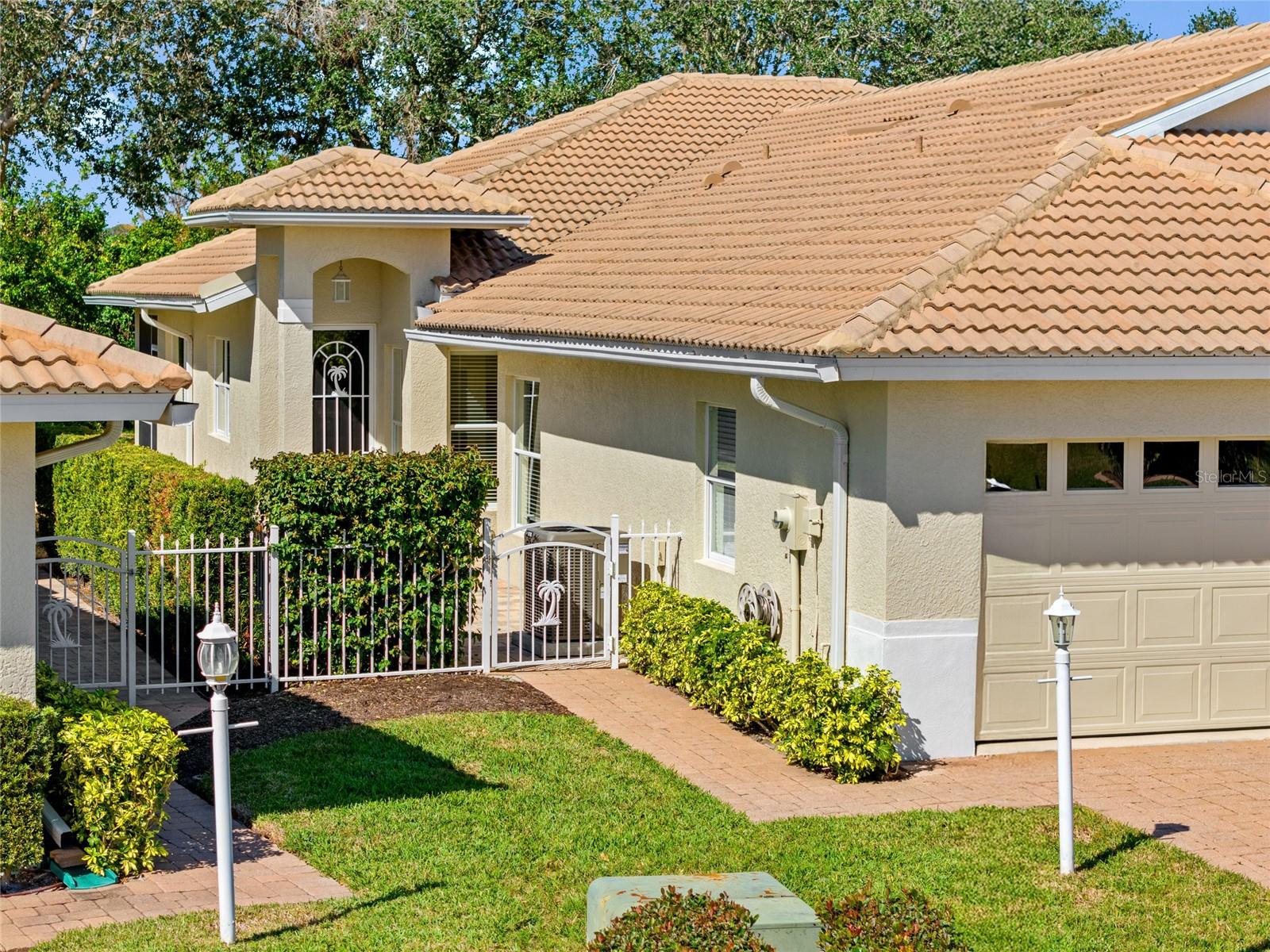 Photo 4 of 1117 TOPELIS DR