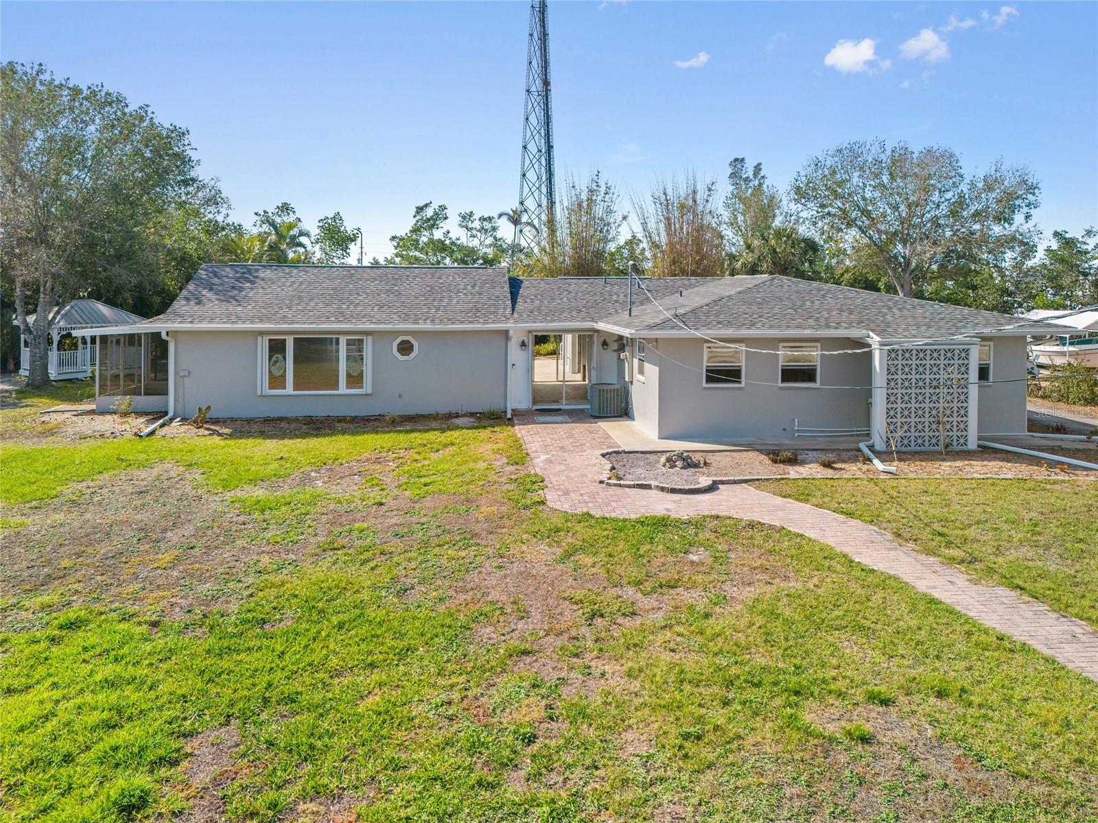 Photo of 425 FIREBALL CT in PUNTA GORDA, FL