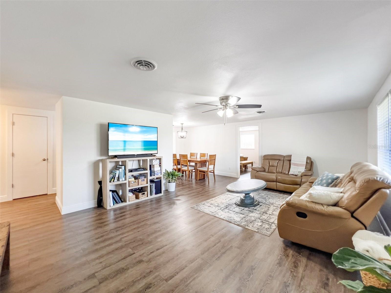 Photo 2 of 325 SAN BENITO AVE