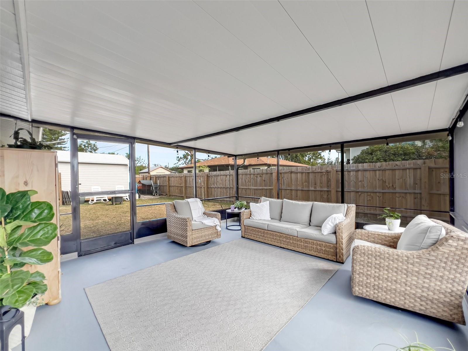 Photo 4 of 325 SAN BENITO AVE