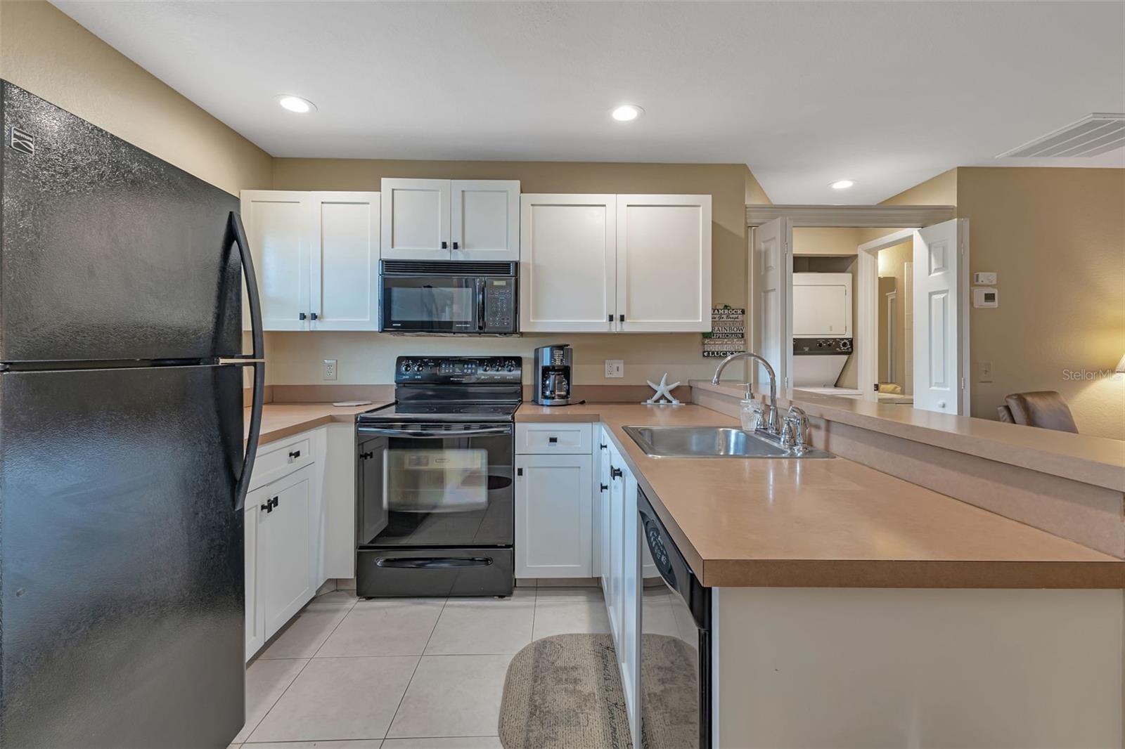 Photo 4 of 25100 SANDHILL BLVD #J-201