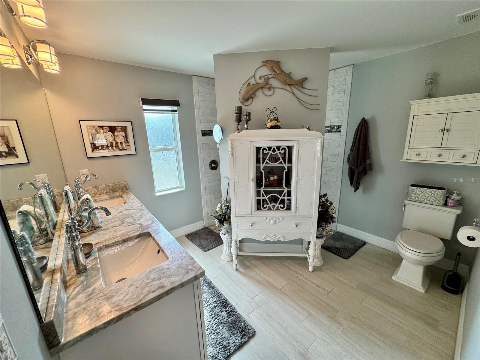 Photo 4 of 3714 GULFBREEZE LN