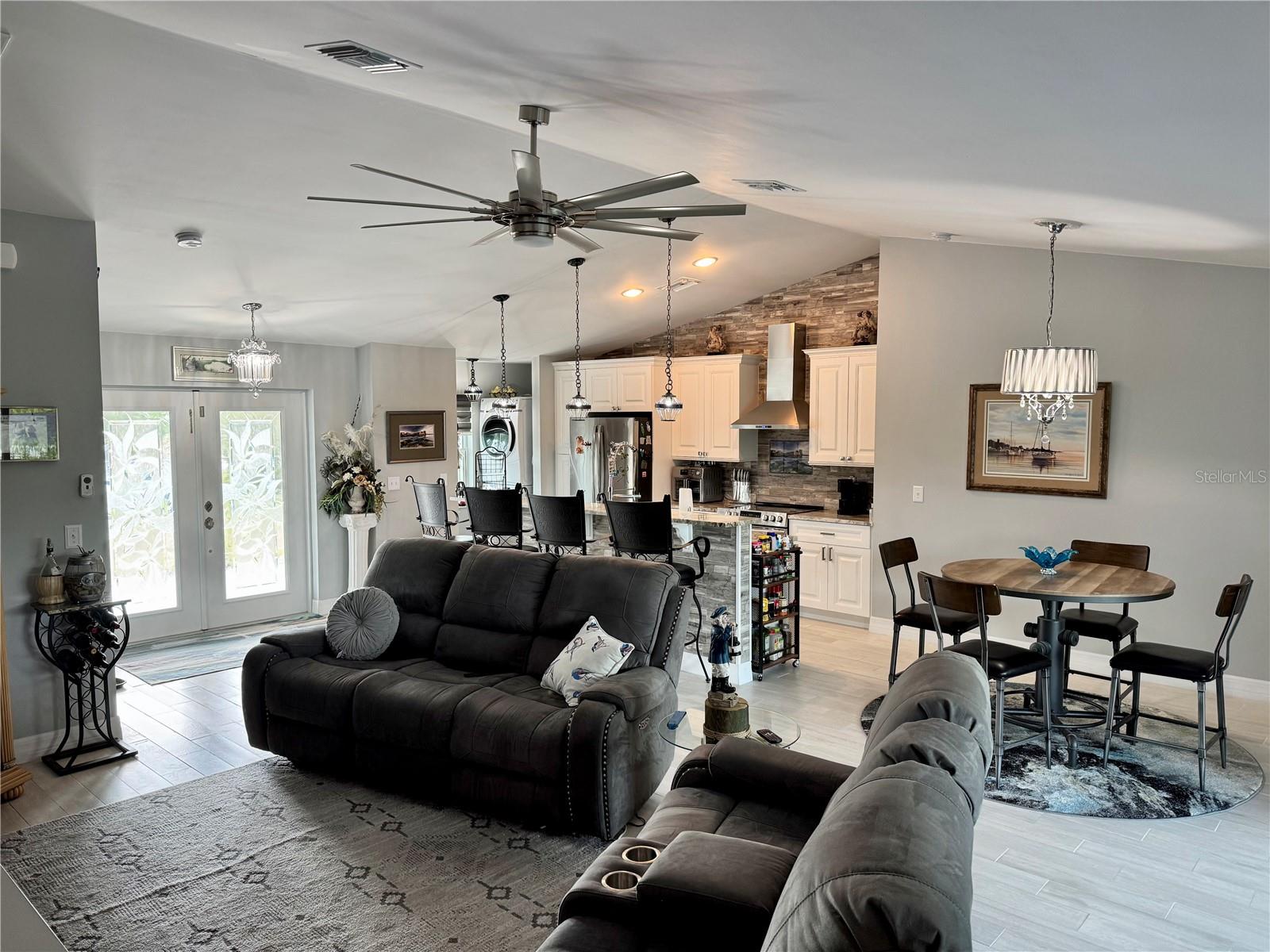 Photo 5 of 3714 GULFBREEZE LN