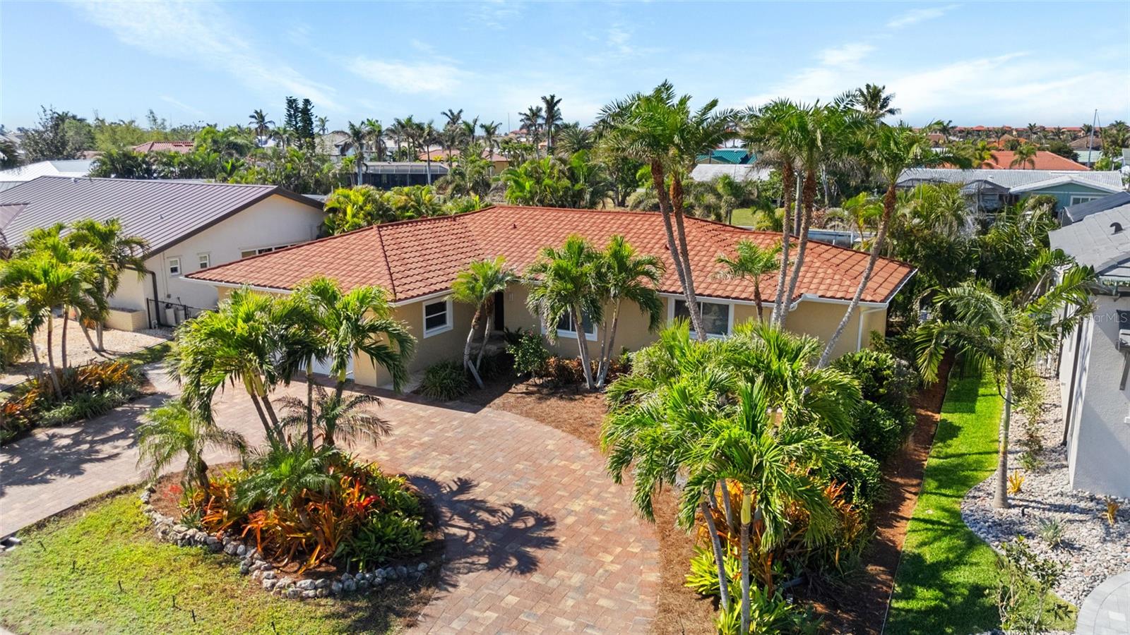 Photo 2 of 2284 PALM TREE DR