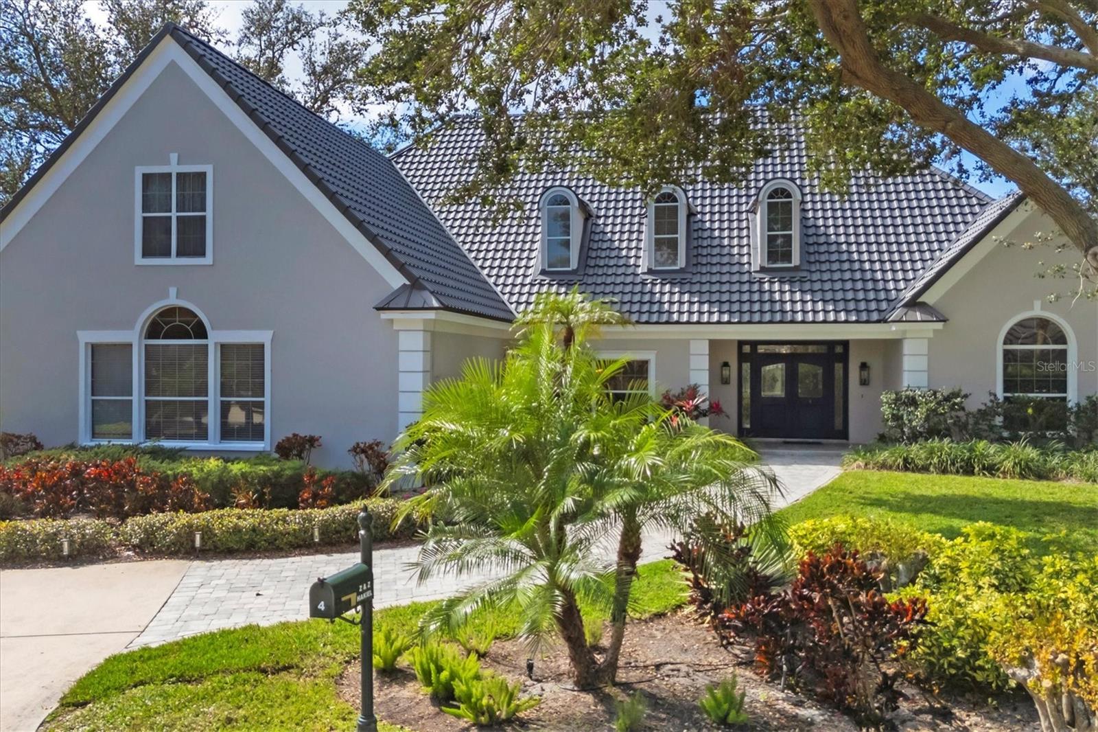 Photo 2 of 4 SAINT MARTIN CIR