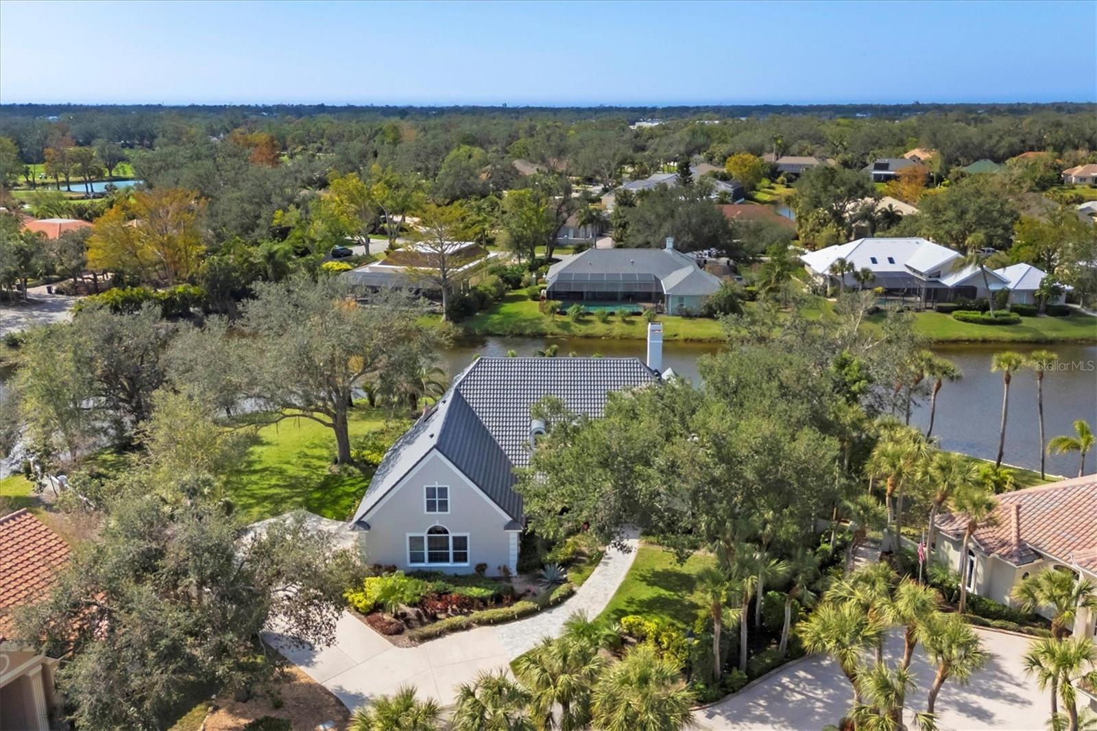 Photo 6 of 4 SAINT MARTIN CIR