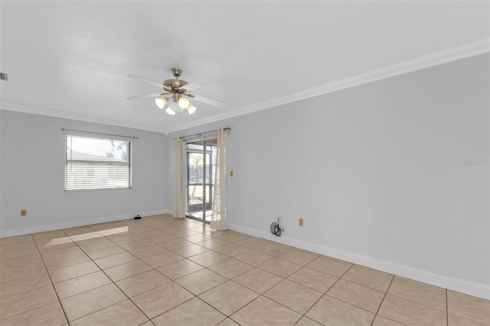 Photo 3 of 25068 HARBORVIEW RD #3B