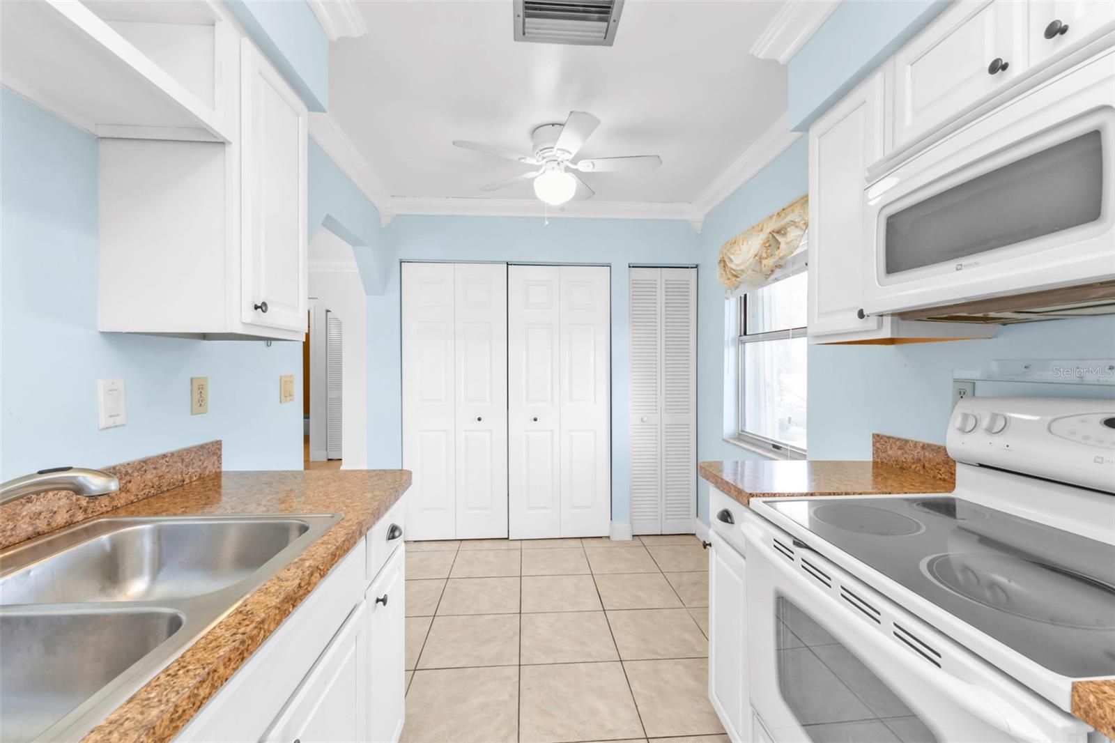 Photo 5 of 25068 HARBORVIEW RD #3B