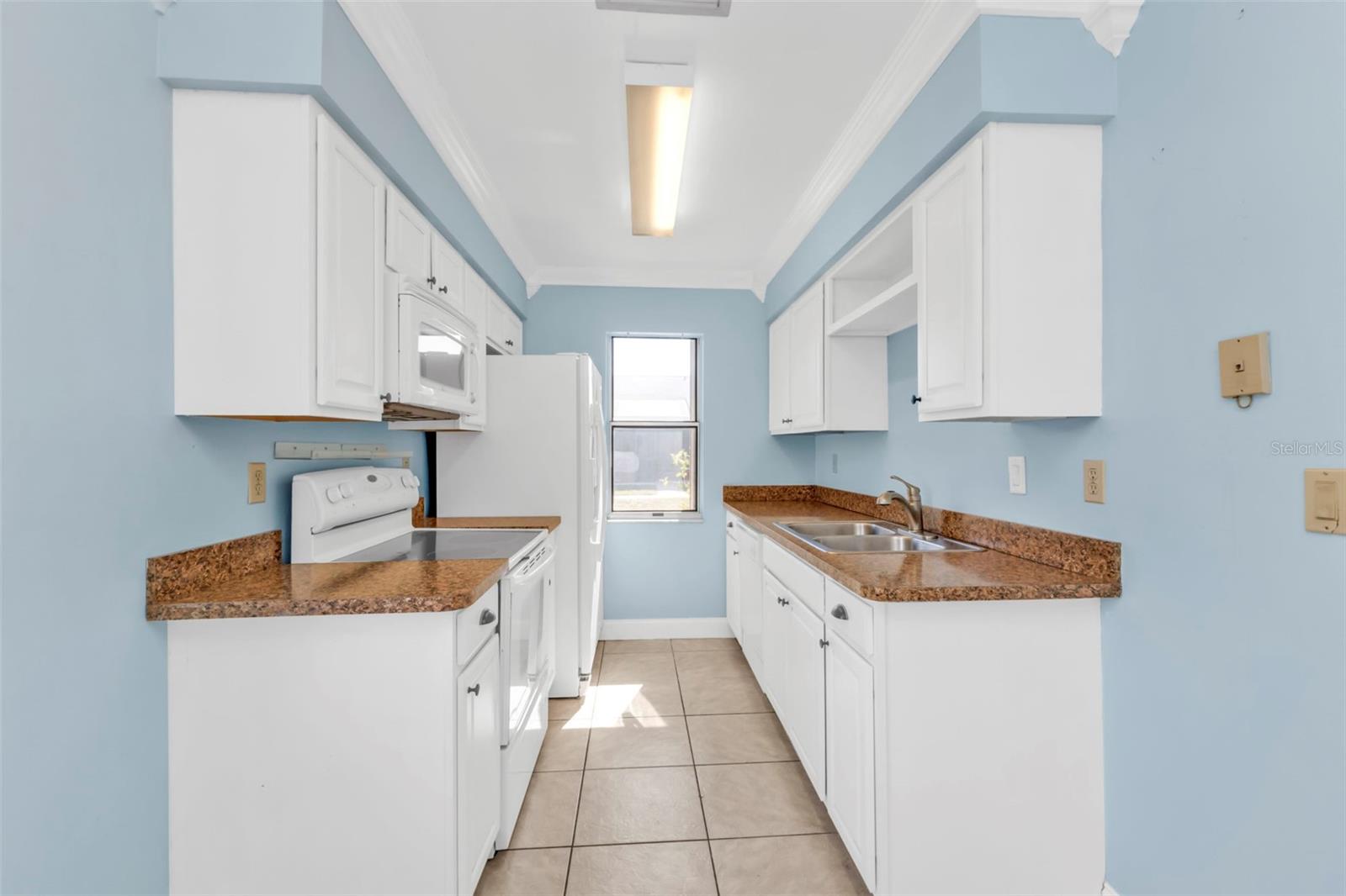 Photo 6 of 25068 HARBORVIEW RD #3B