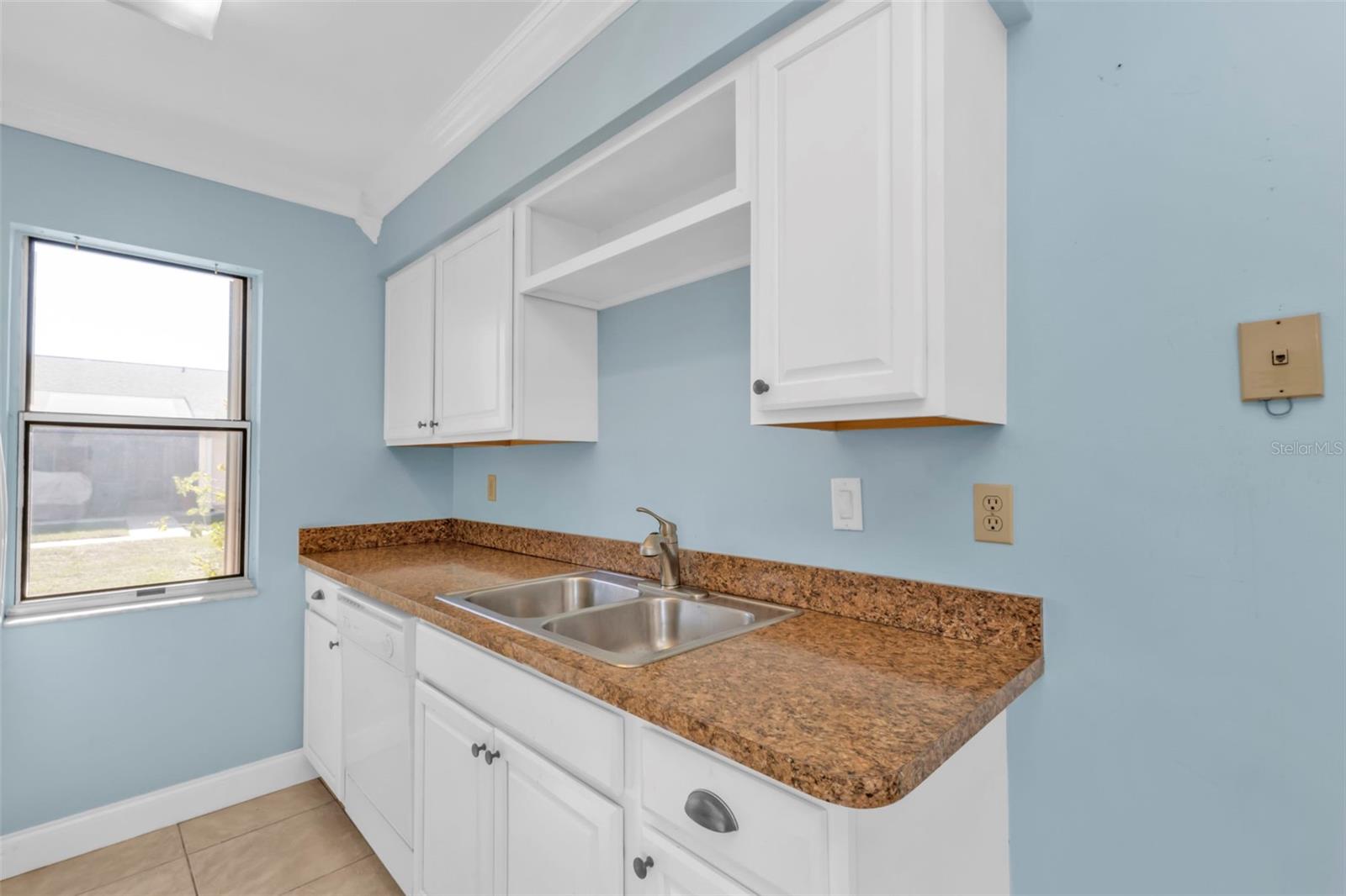 Photo 7 of 25068 HARBORVIEW RD #3B