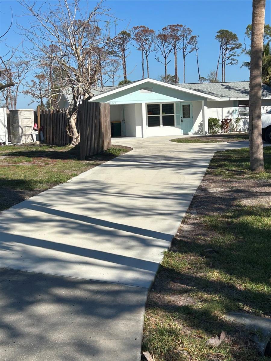 Photo 2 of 1020 DRURY LN
